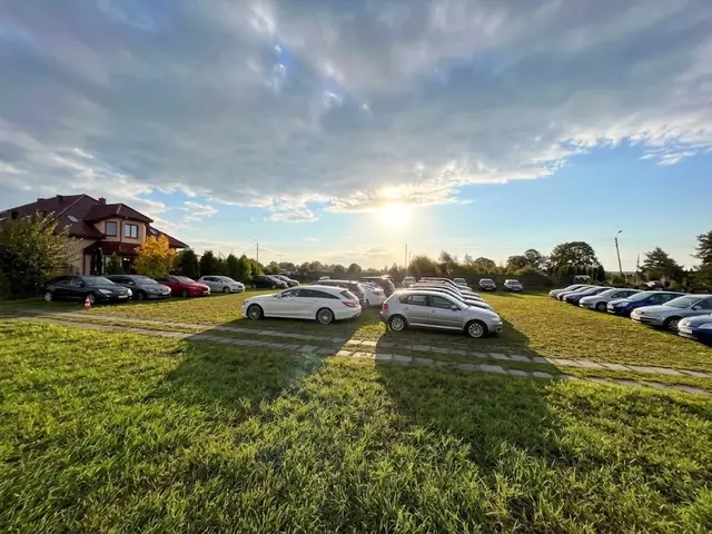 Martom 2 Parking